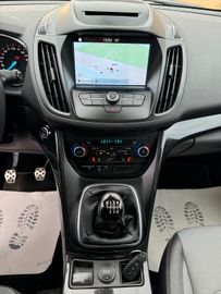 Ford Kuga - 12