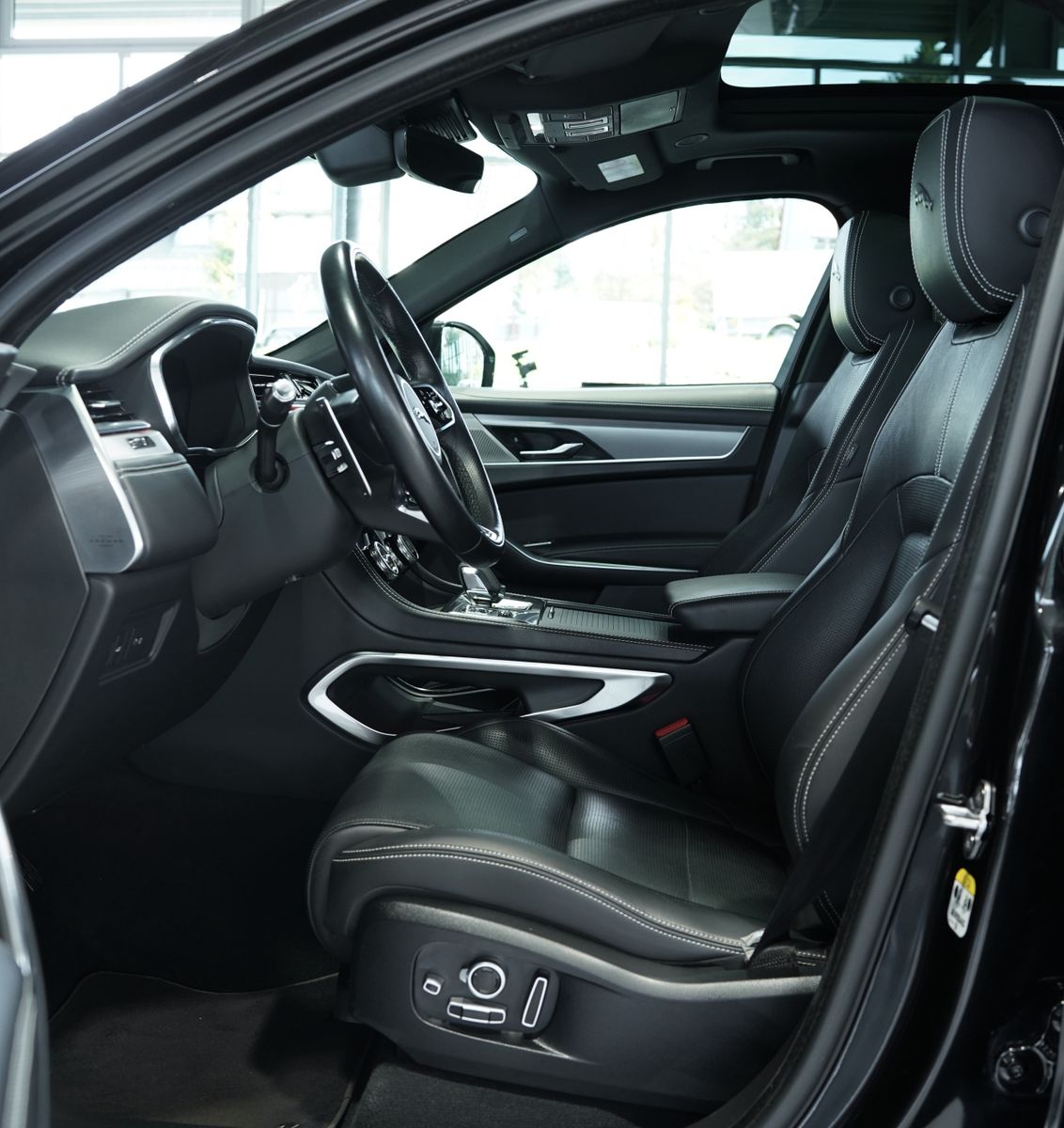Jaguar F Pace