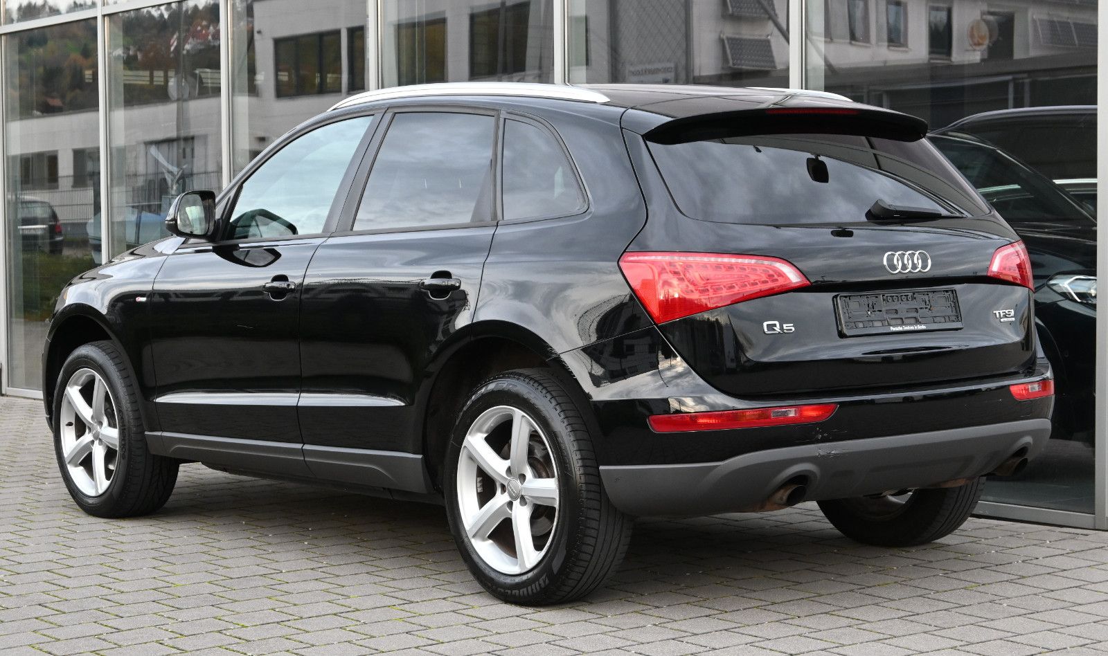 Fahrzeugabbildung Audi Q5 2.0 TFSI quattro S LINE °XEN.°8-FACH ALU°1.HD