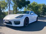 Porsche Panamera GTS-Facelift-Bose-Alcantara-Carbon - Porsche Panamera: Weiß