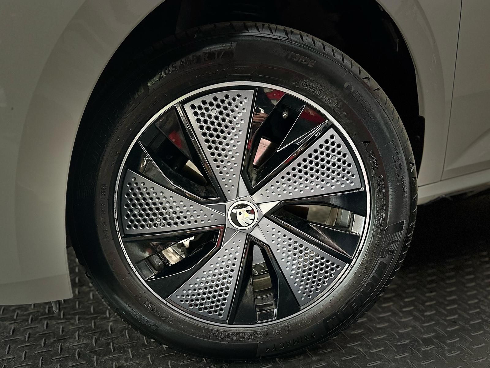 SKODA Kamiq 1.5TSI MONTE CARLO MATRIX#ACC#SPUR#PANO#FH - Image 9