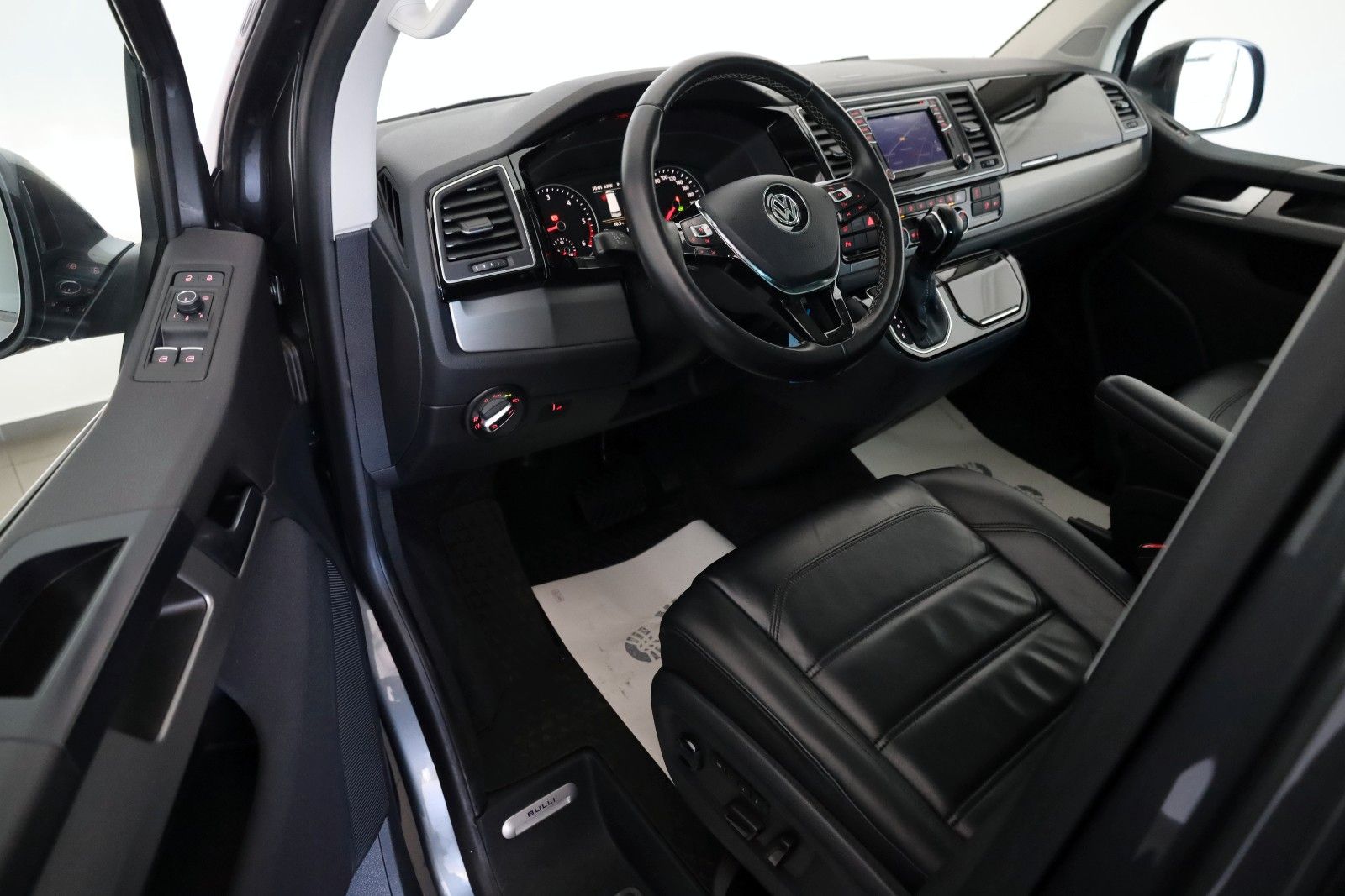 Fahrzeugabbildung Volkswagen T6 Multivan Generation Six 4M Leder,ACC,LED,AHK