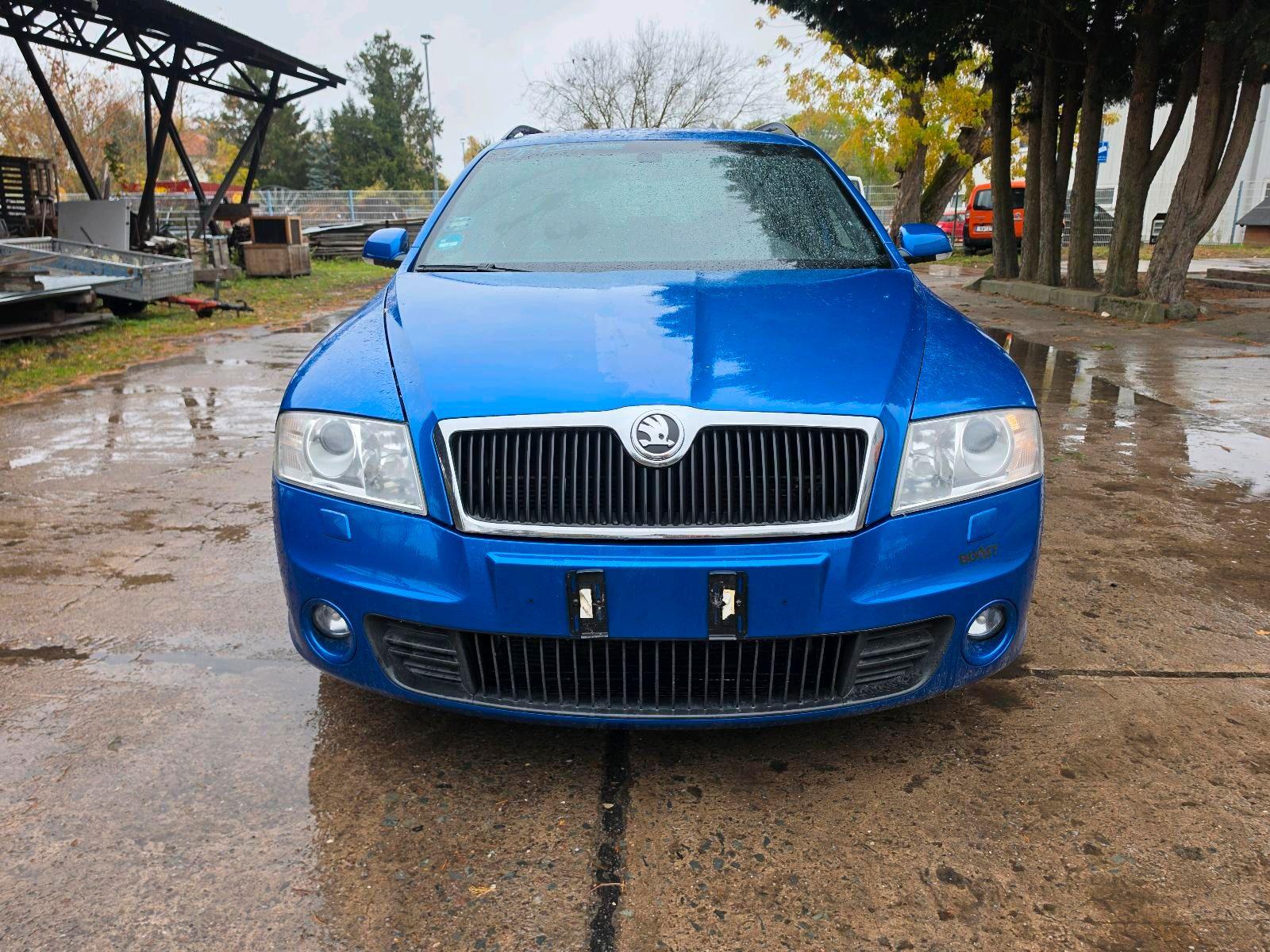 Skoda Octavia 2008 — салон