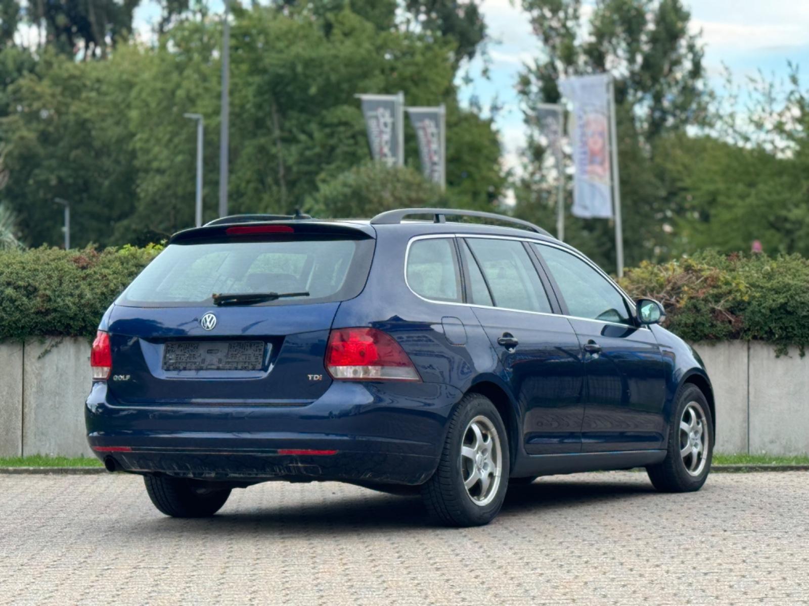 Volkswagen Golf 2011 — engine 1.598 cm³, 105 HP (77kW)