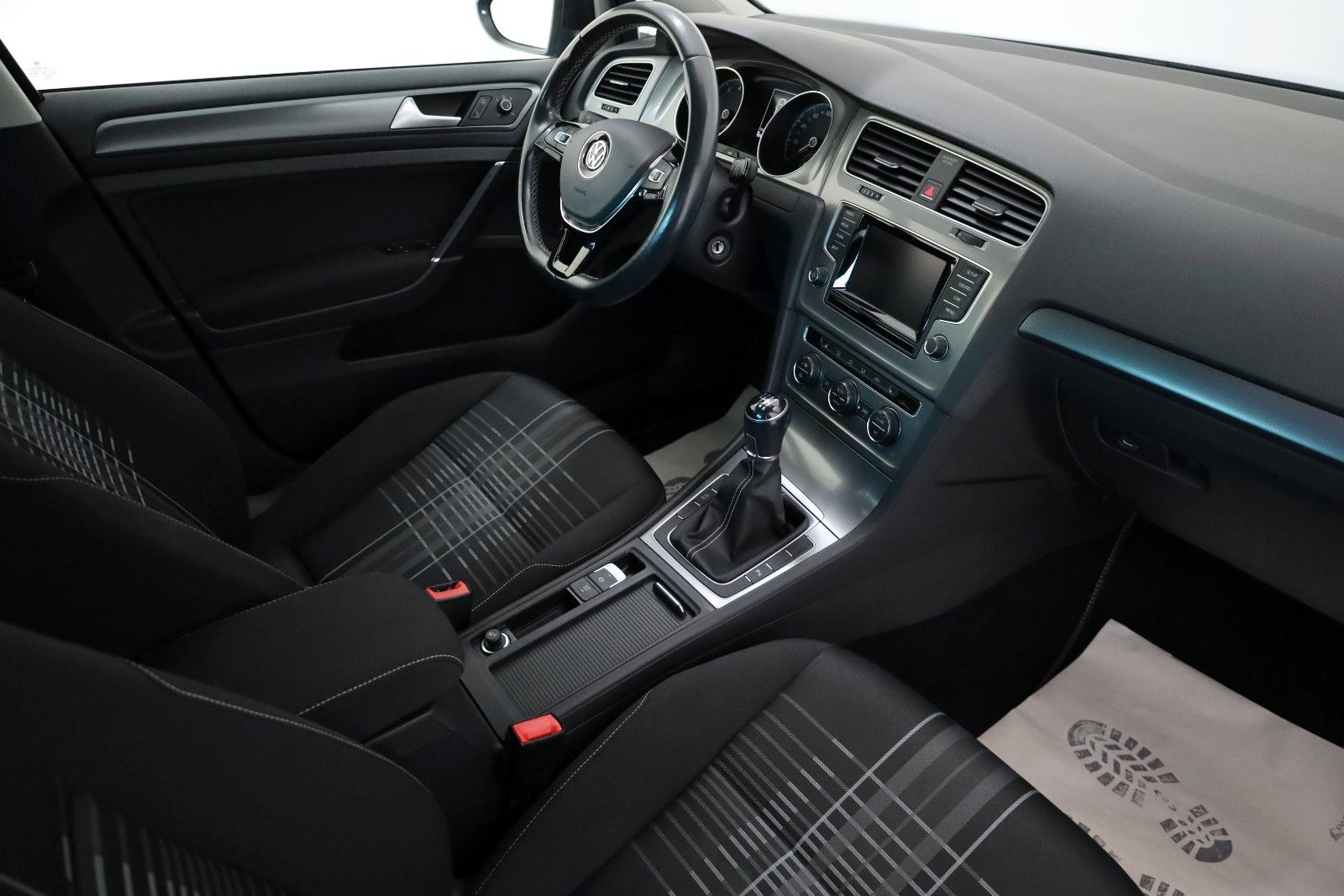 Fahrzeugabbildung Volkswagen Golf VII Lim. Lounge SH,PDC,SR+WR