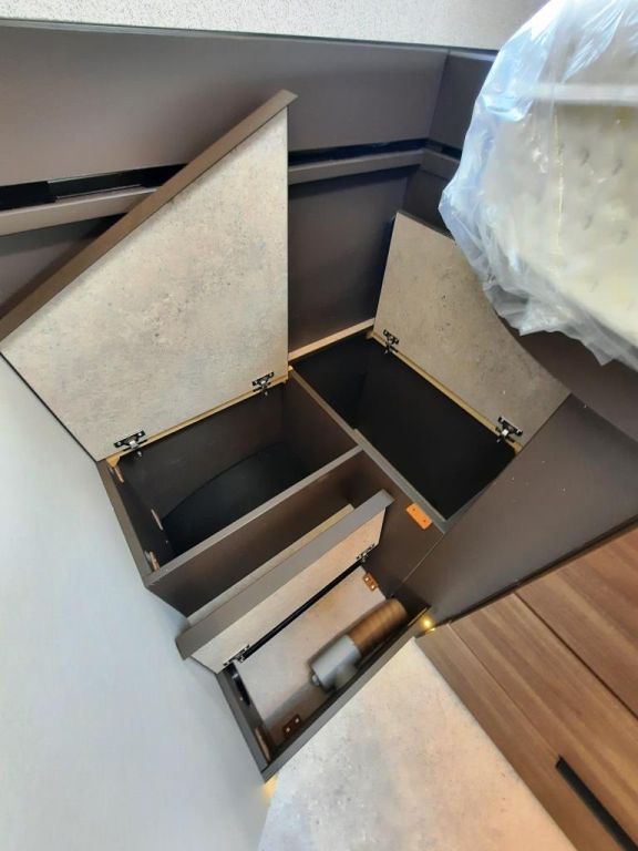 Fahrzeugabbildung Bürstner Signature SFT 7.5 Verfüg./Sparen Sie 6.856,- €
