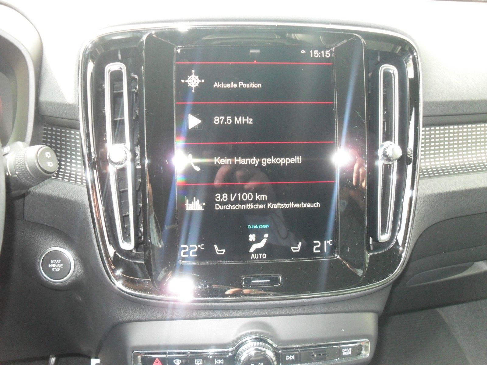 Fahrzeugabbildung Volvo XC 40 T5 R- Design Recharge Plug-In Hybrid