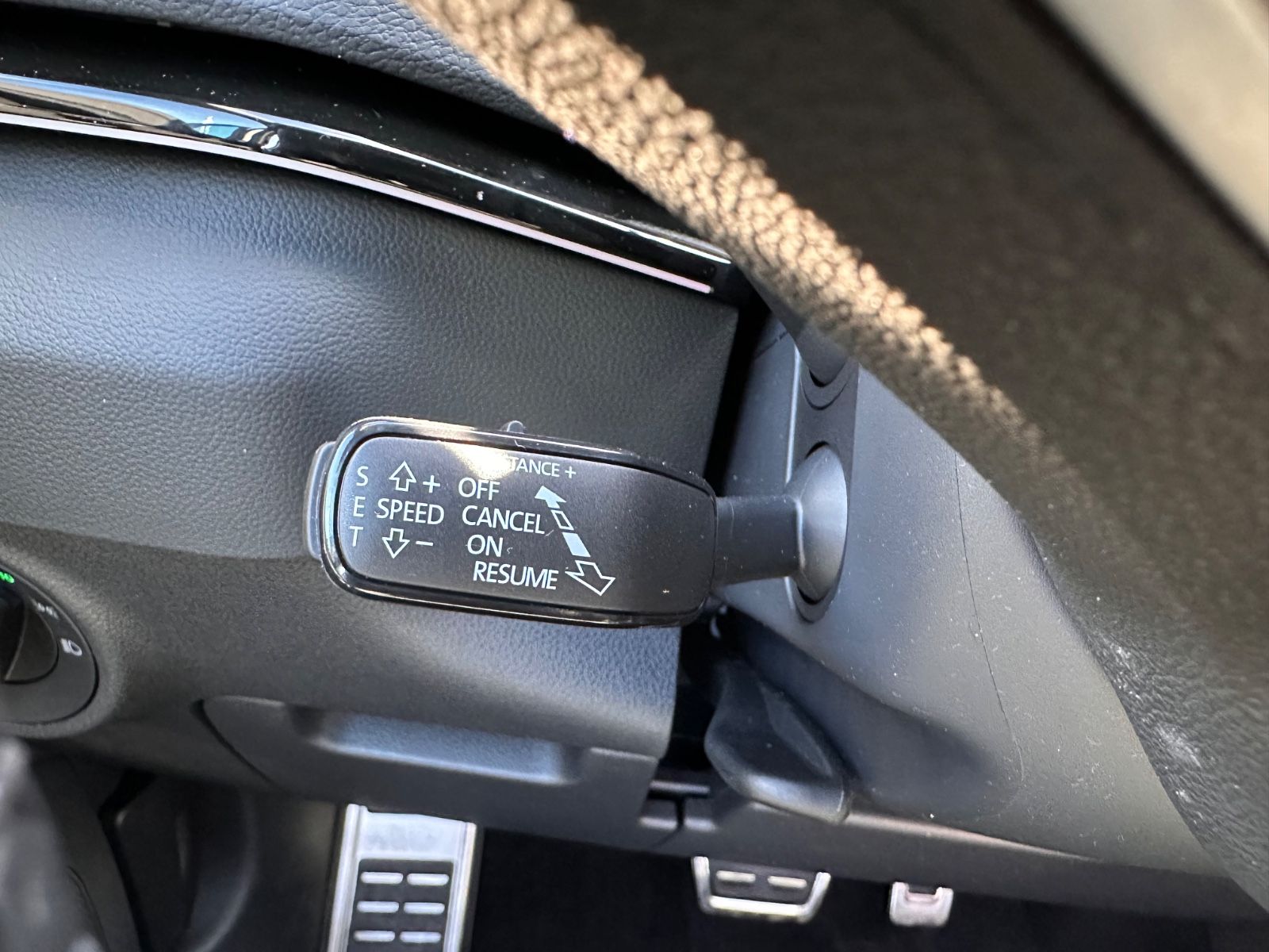 Fahrzeugabbildung SKODA Karoq Sportline 1.5 TSI DSG MATRIX/AHK/ACC/Navi