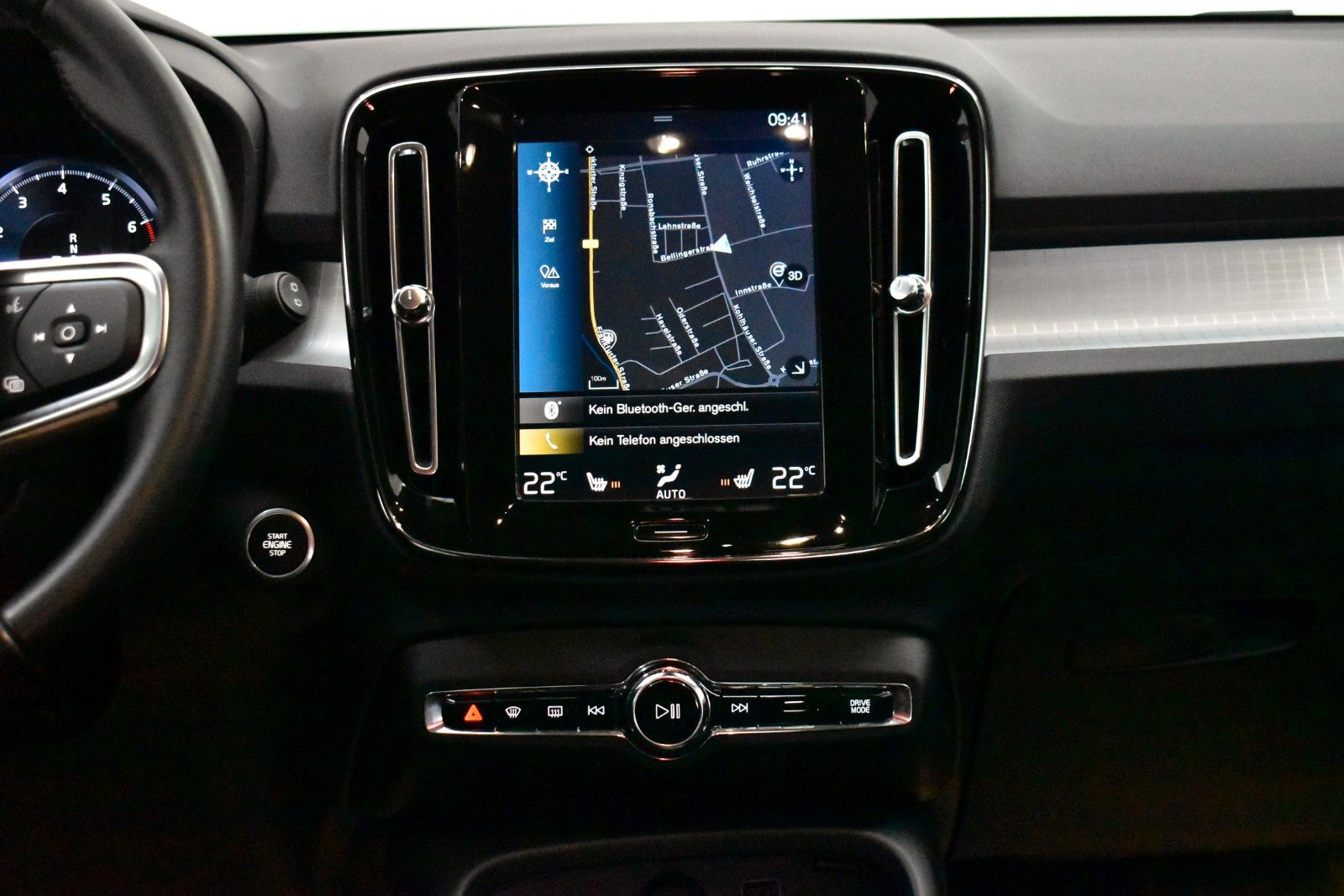 Fahrzeugabbildung Volvo XC 40 T3 Momentum Pro,TLeder,Navi,LED,360°Kamera