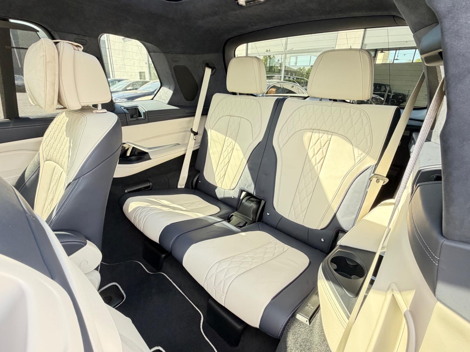 BMW X7*M50xd*M-SPORTPAKET*3xTV*6xSITZER*ACC*HUD*360