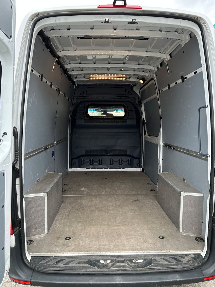 Fahrzeugabbildung Mercedes-Benz Sprinter III 214 CDI  MR Navi