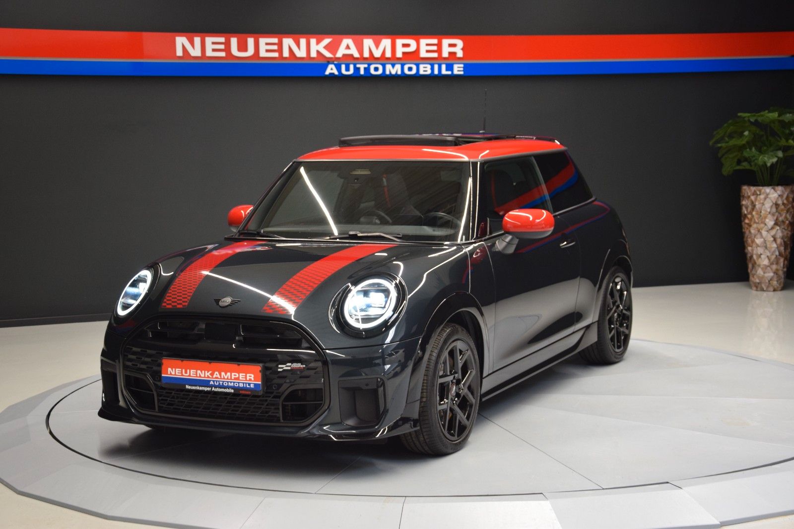 Fahrzeugabbildung MINI Cooper C John Cooper Works Trim L HuD Leder Ambi