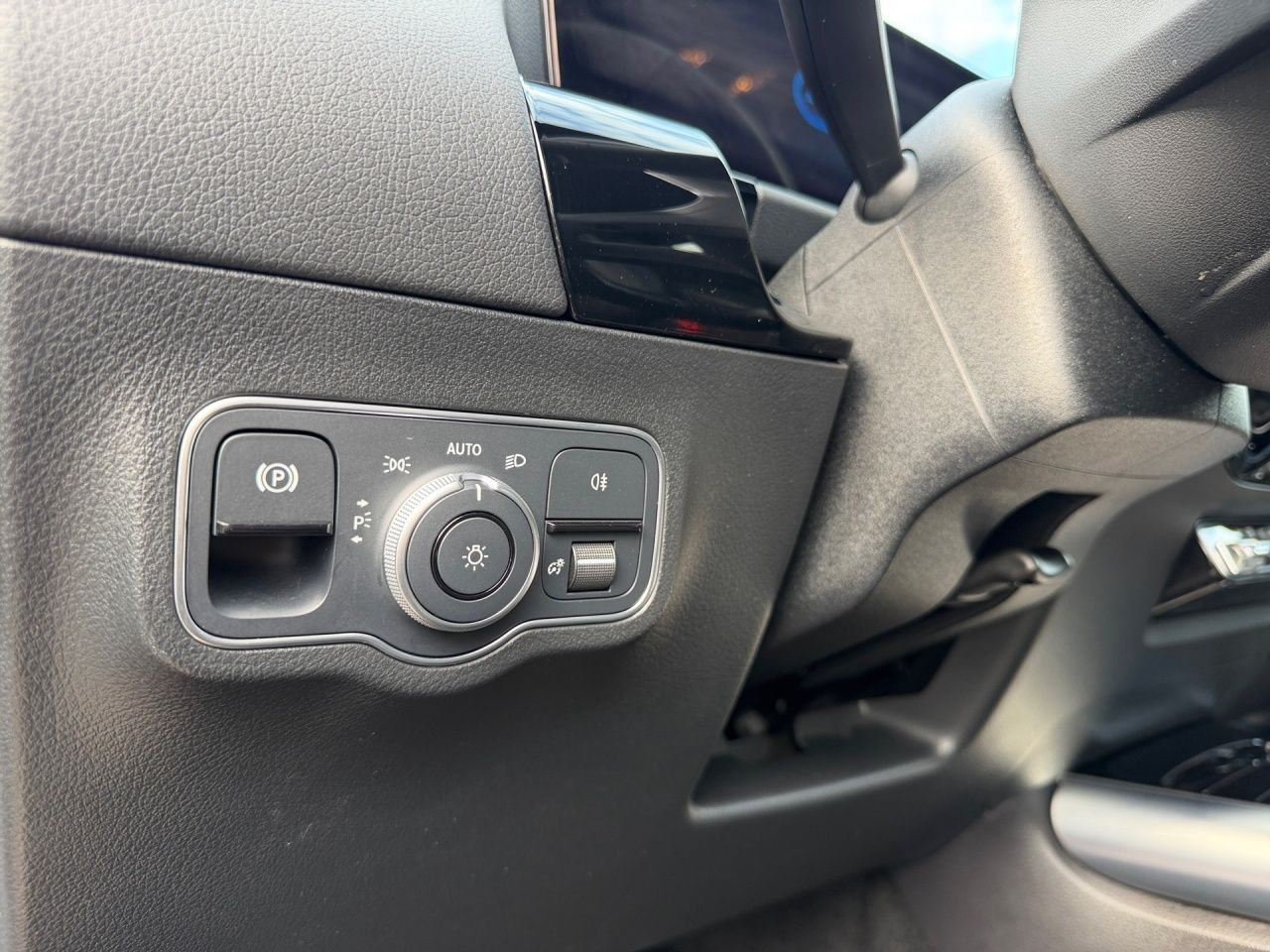 Fahrzeugabbildung Mercedes-Benz EQA 250 PROGRESSIVE+360+AMBIENTE+TOTWINKEL+SHZ
