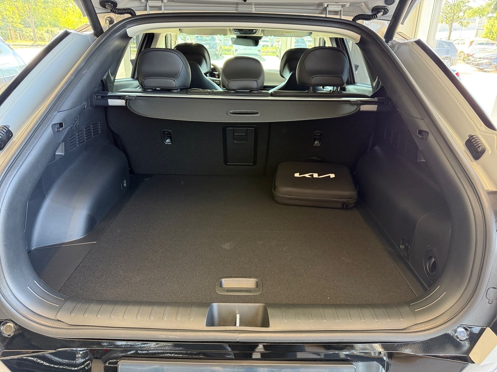 Fahrzeugabbildung Kia EV6 PE EARTH 84 AWD WP CO AS DR SD DE