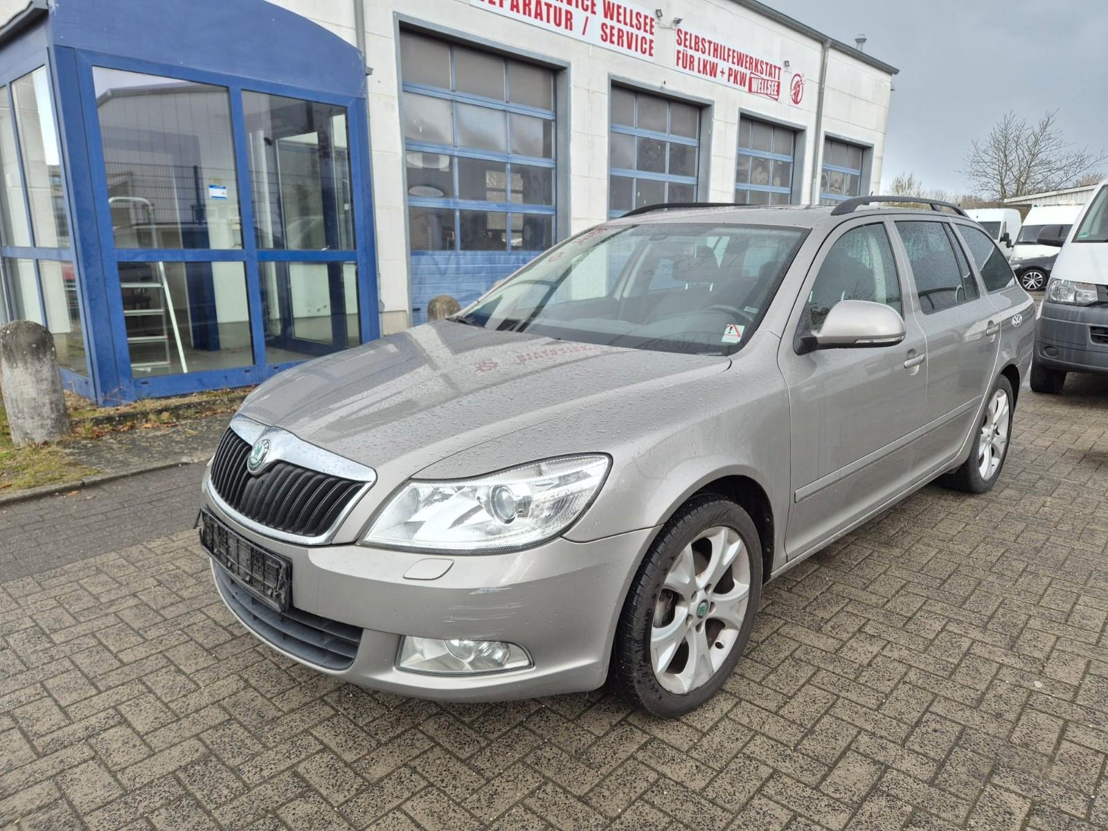 Skoda Octavia 2.0 TDI Elegance Xenon/Schiebedach/NAVI