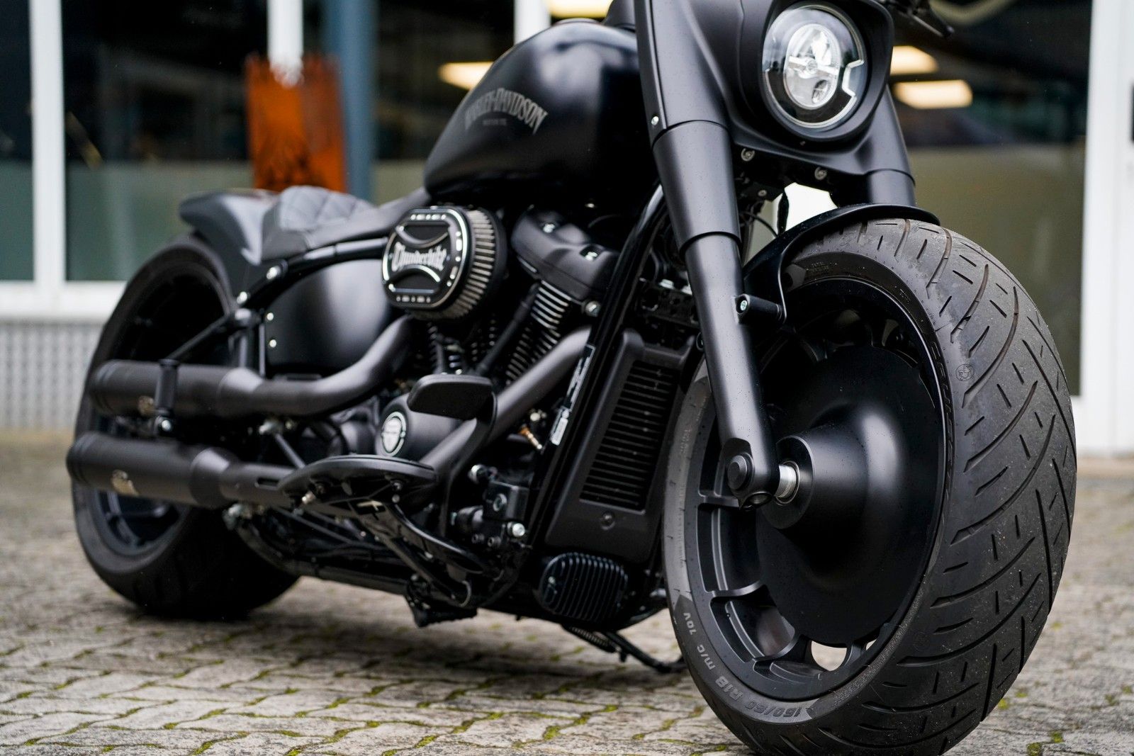 Fahrzeugabbildung Harley-Davidson FLFBS Fat Boy 114 cui - All Black - Jekill - 260