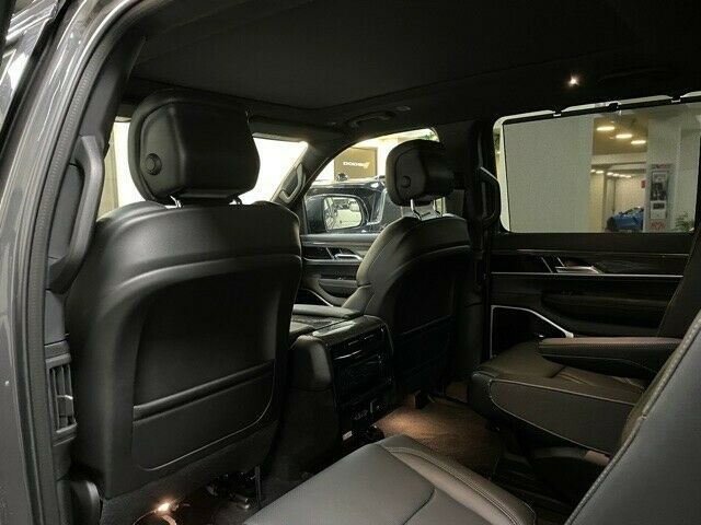 Fahrzeugabbildung Jeep WAGONEER SERIES III 5.7L-V8 ETORQUE-LUFTFEDERUNG