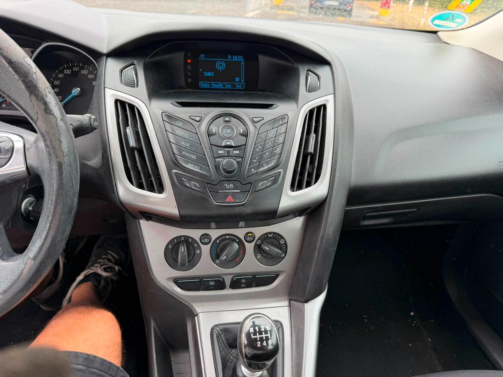 Ford Focus 2013 — photo 12