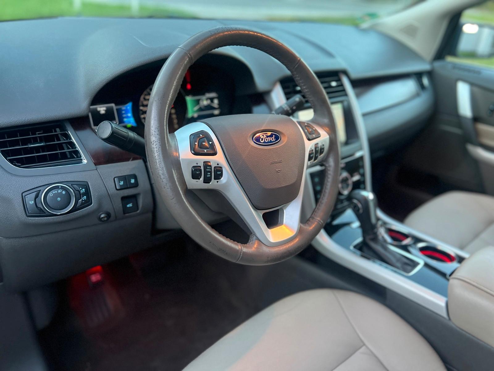 Ford Edge LTD 3.5L AWD *Vollausstattung*Pano*Kamera!