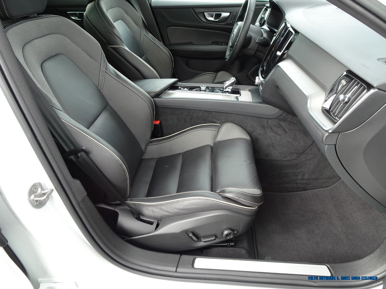Volvo V60 Cross Country foto 11