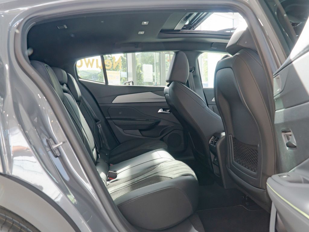 Peugeot 408 - Bild 8