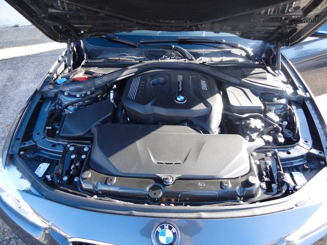 Fahrzeugabbildung BMW 320i Kombi/Pano/2.Hd/Navi/AHK/LED/PDC/