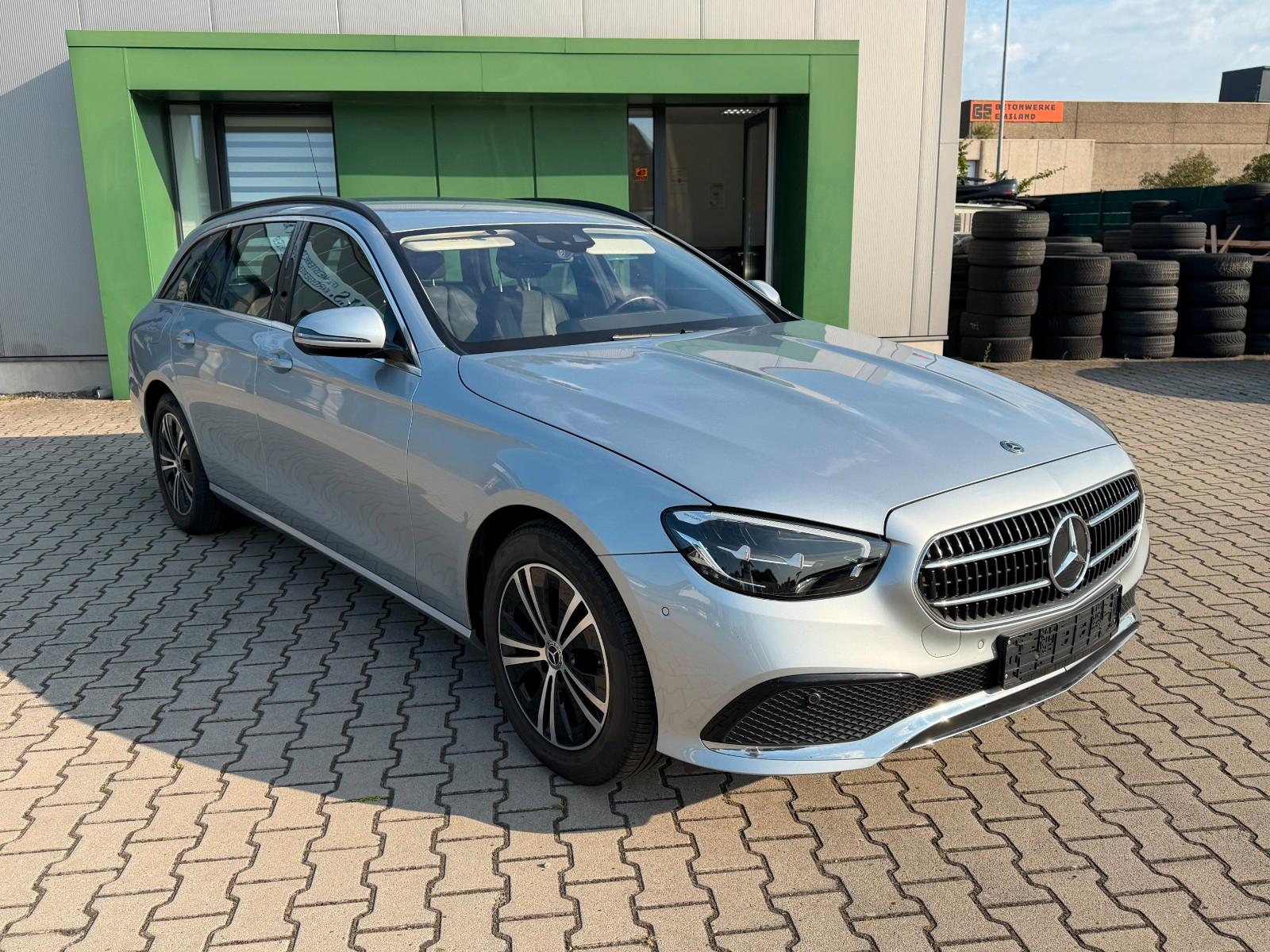 Mercedes-Benz E220d T-Modell Aut.*LED*Kam*Teilleder*Widescreen