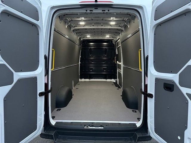 Fahrzeugabbildung Volkswagen Crafter 35 Kasten HD Lang 2.0TDI LR+3-Sitzer+APP