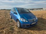 Mercedes-Benz A 170 AVANTGARDE Autotronic Avantgarde - blaue Mercedes-Benz A 170