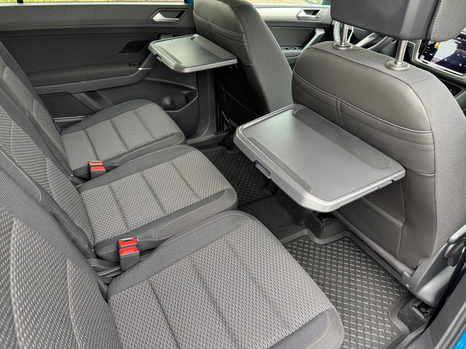 Fahrzeugabbildung Volkswagen Touran 1.5TSI Comfortline R-Line BMT/Start-Stopp