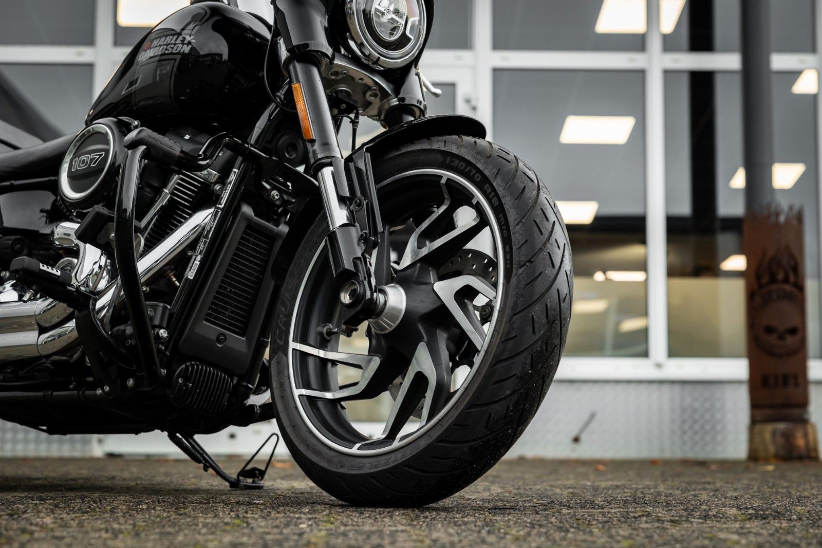 Fahrzeugabbildung Harley-Davidson FLSB Sport Glide Softail - JEKILL & HYDE