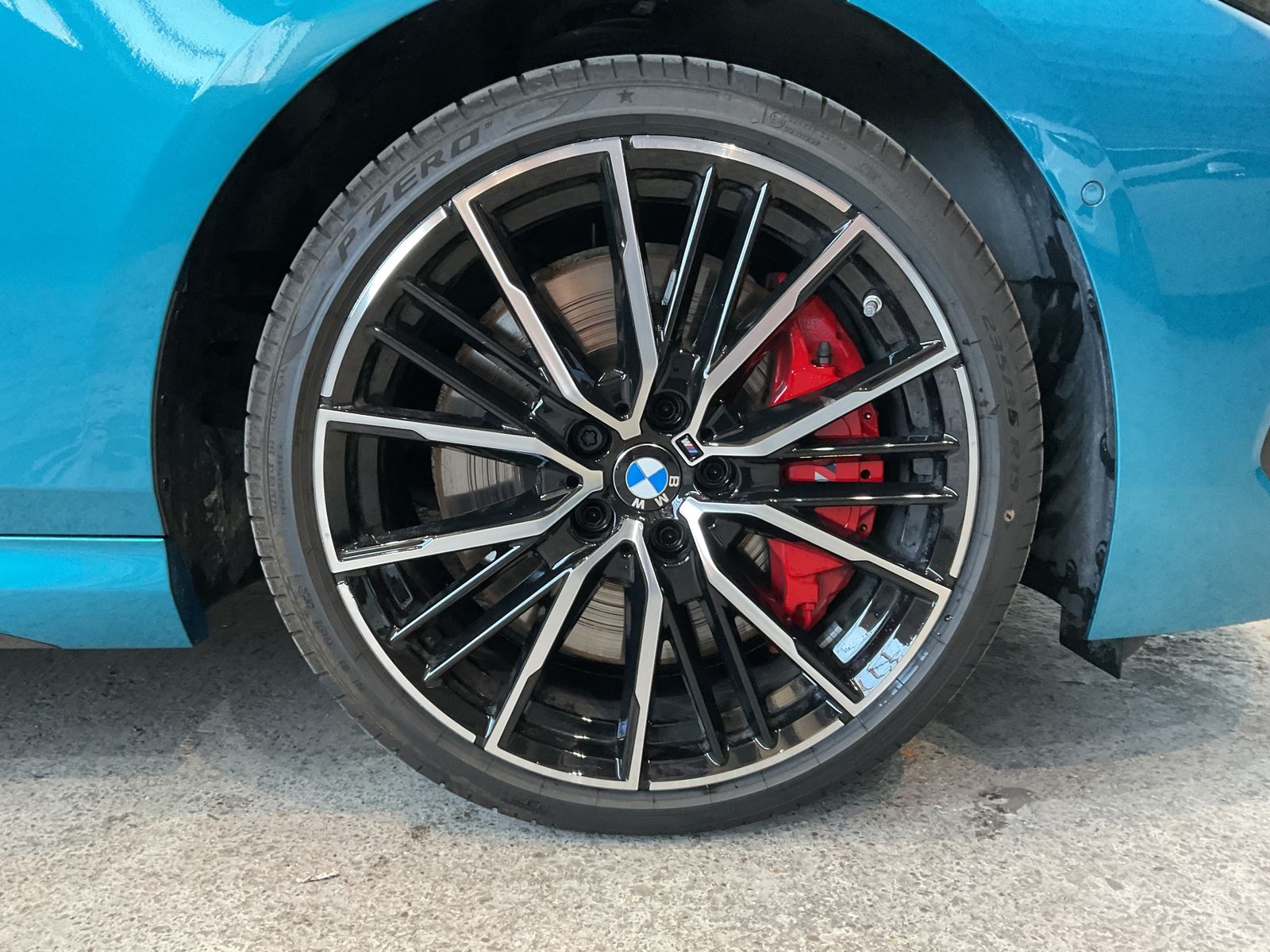 Fahrzeugabbildung BMW 220i 19" LMR | M-Sport | Head-Up Display