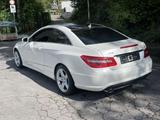 Mercedes-Benz E 350 Coupé E 350 CDI BlueEFFICIENCY ELEGANC... - Mercedes-Benz E 350 aus 2011: Coupe