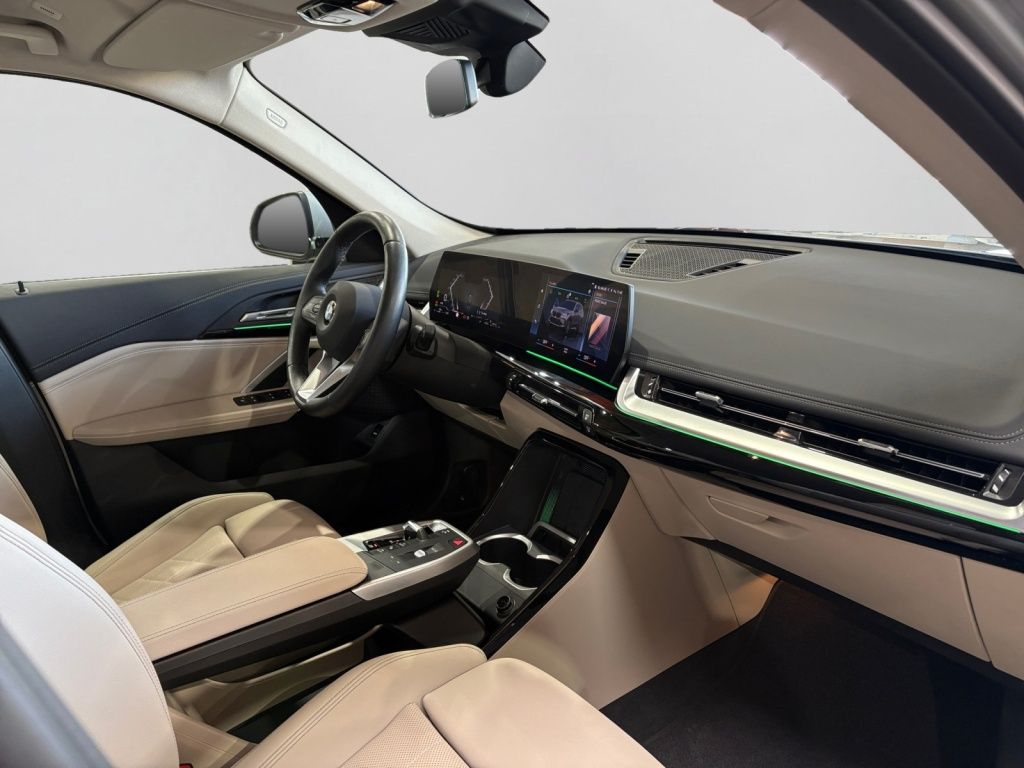 BMW X1 xDrive 20d xLine LED AHK KAM LHZ SHZ SPIEGELP foto 16