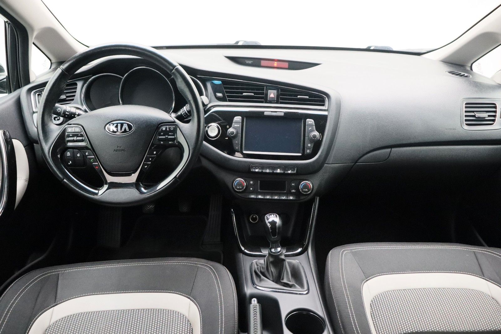 Fahrzeugabbildung Kia cee'd 1.6 Sportswagon