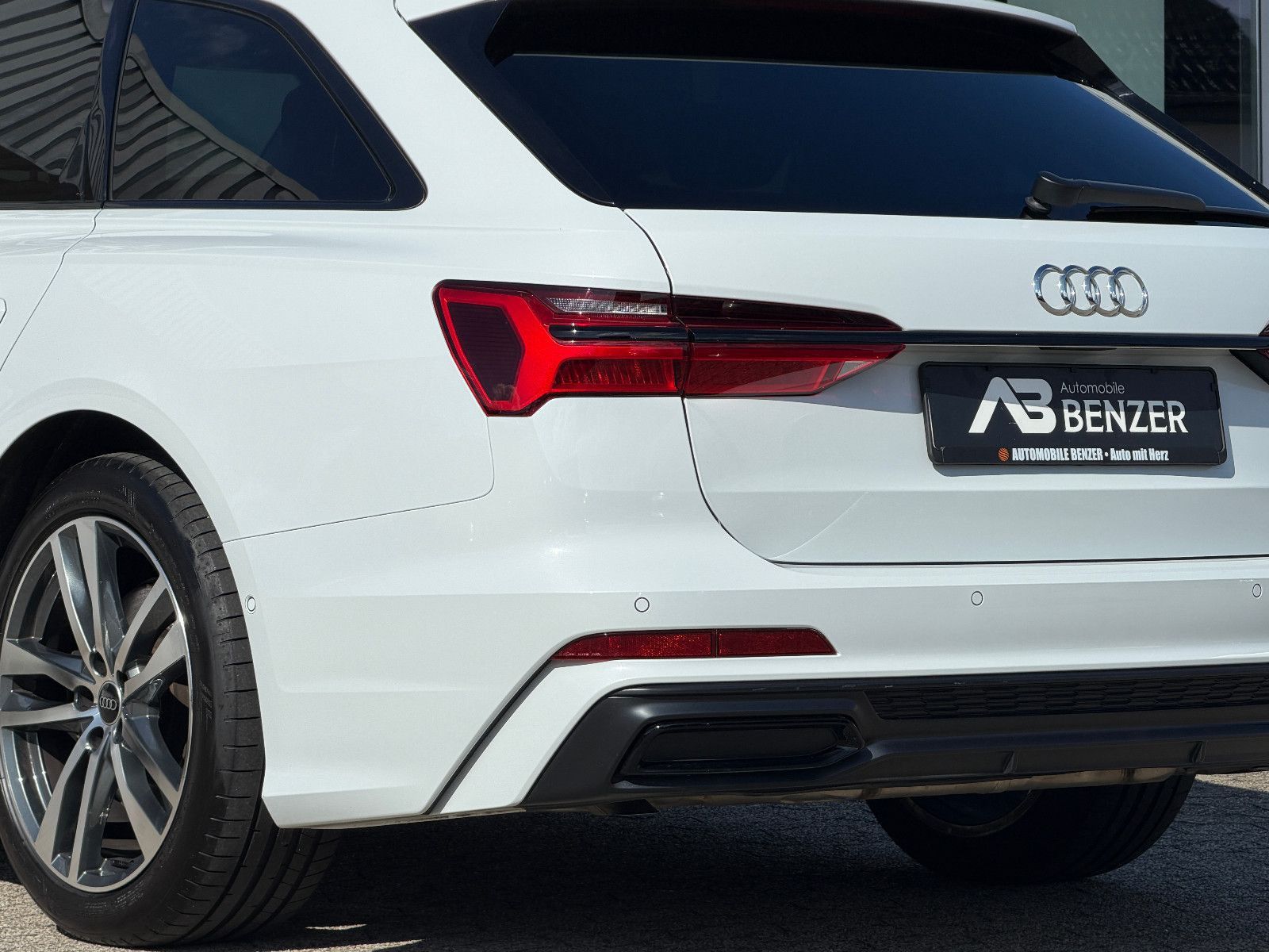 Fahrzeugabbildung Audi A6 Avant 55 TFSI quattro/SPORT/S-LINE/