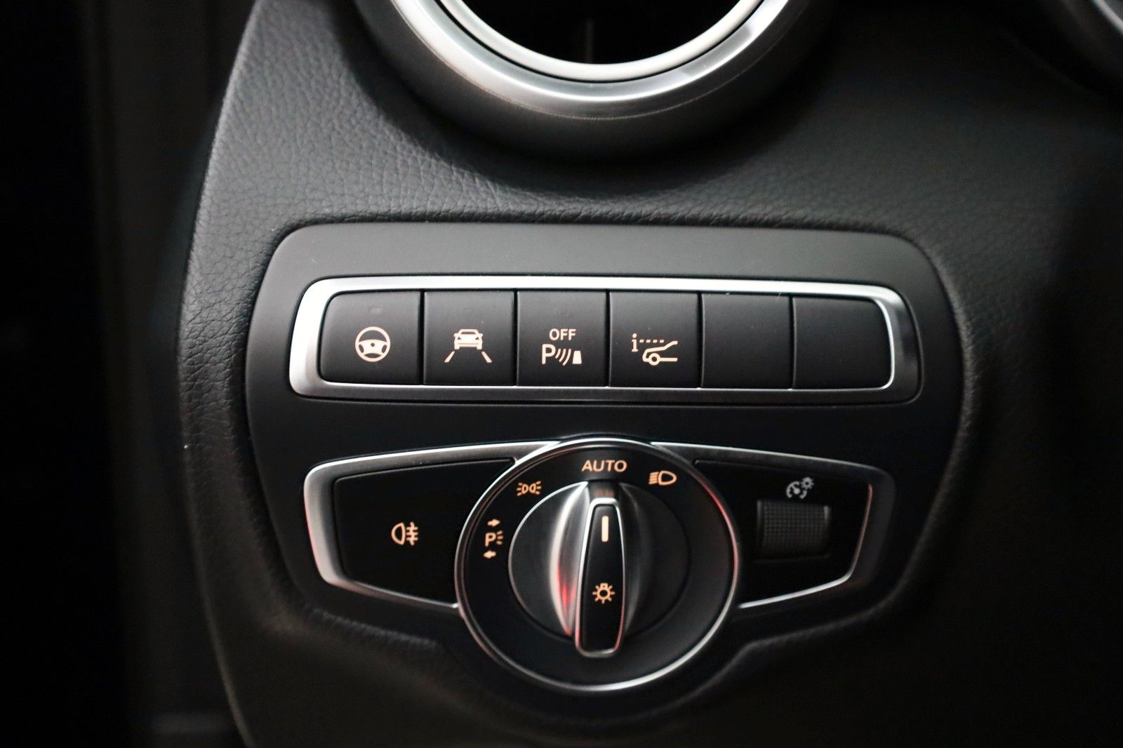 Fahrzeugabbildung Mercedes-Benz C 43 AMG T 4M Leder,Navi,LED,HUD,PanDach,360°