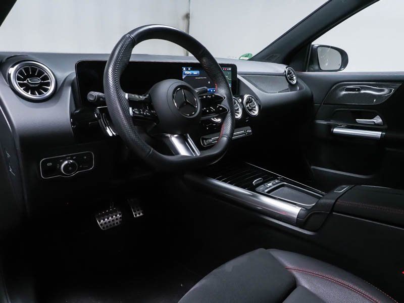 Fahrzeugabbildung Mercedes-Benz GLA 200 AMG*360°*Totwinkel*LED*Sound*Keyless-GO*