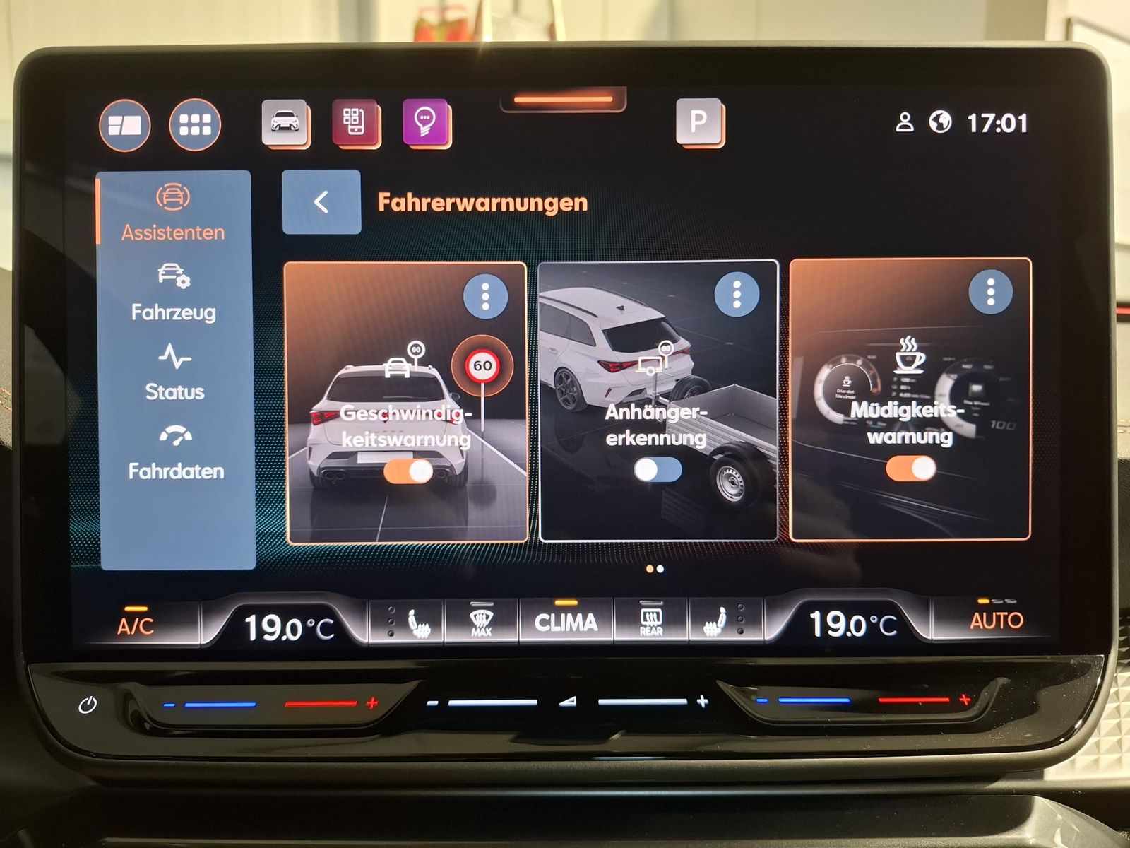 Fahrzeugabbildung CUPRA Leon 1.5 eTSI DSG AHK*DYNAMICA*EDGE*LED*5JGARAN.