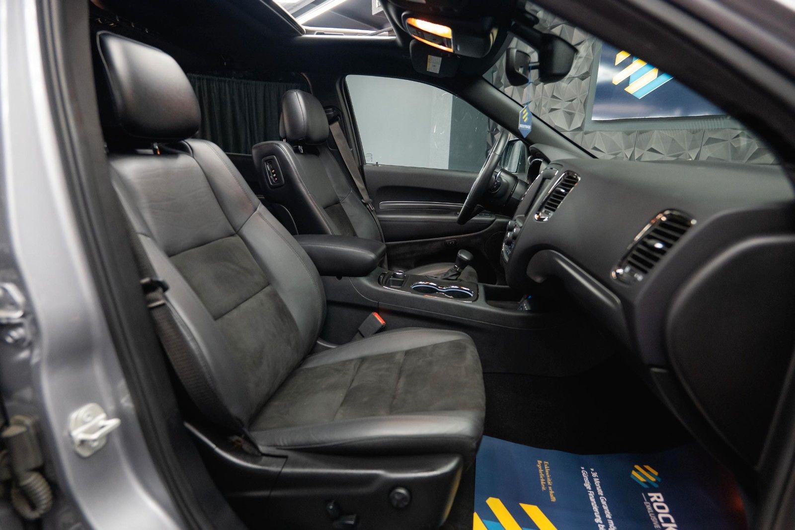 Fahrzeugabbildung Dodge Durango 5.7 V8 R/T 4x4 Night-Paket *7 Sitze*19%*