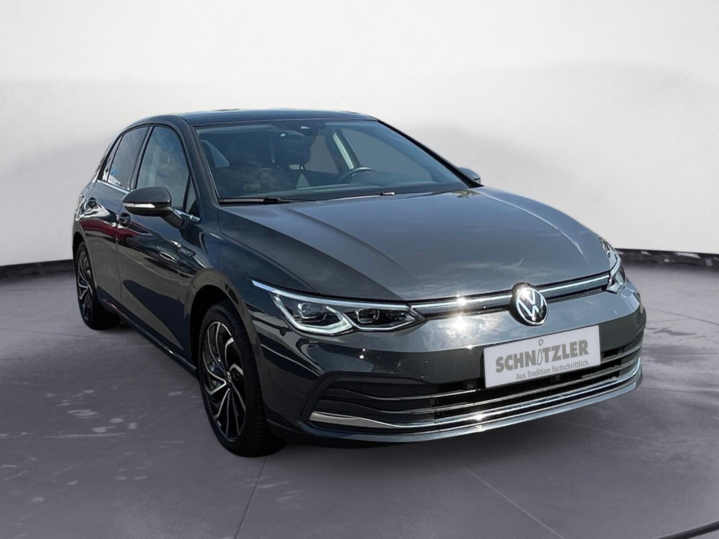 Volkswagen Golf 1.5 eTSI DSG Style LED+/NAVI/KAMERA/PANO/AP