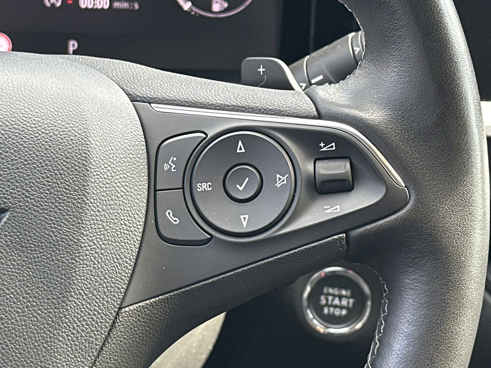 Fahrzeugabbildung Opel Grandland (X) 1.5 D Elegance NAV+MATRIX+ACC+AHK