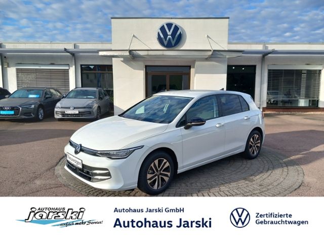 Volkswagen Golf VIII 1.5 TSI Energy AppConnect RearView foto 1