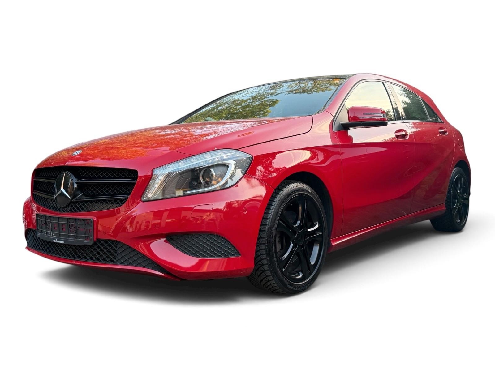 Mercedes-Benz A 180SHIBDACH/XENON/SHZ/AMG LINE INNEN/EINPARKH