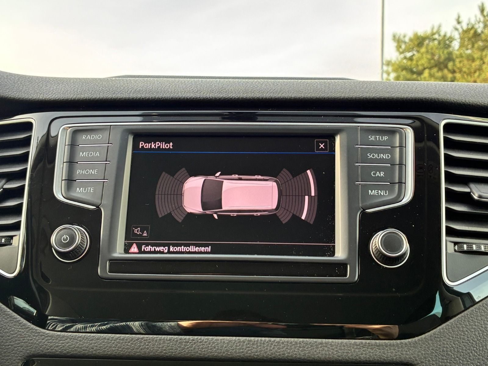 Fahrzeugabbildung Volkswagen Golf Sportsvan Highline 1.4 TSI 6-Gang*Bi-Xenon*