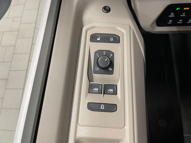T7 Multivan Life lang 2.0 TDI DSG STANDHZG