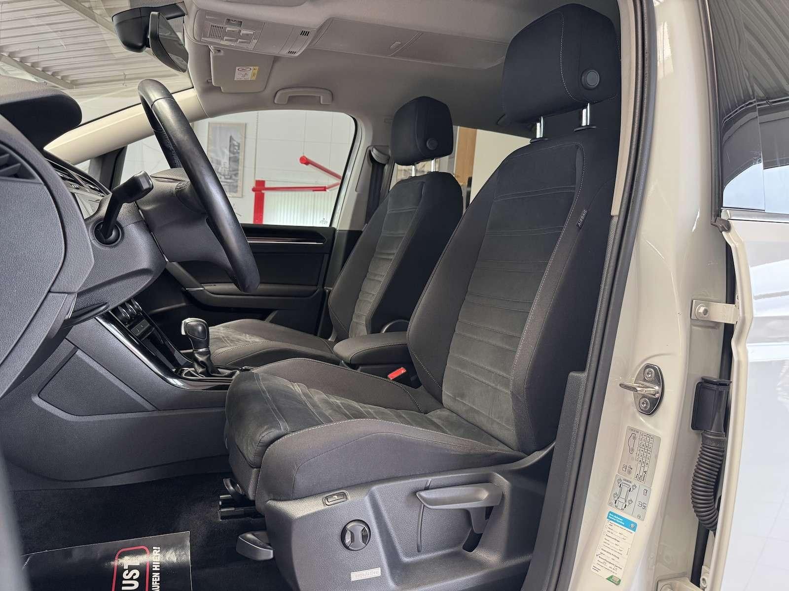 Fahrzeugabbildung Volkswagen Touran 150 DSG R-Line/7Sitz/LED/Navi/ACC/Massage