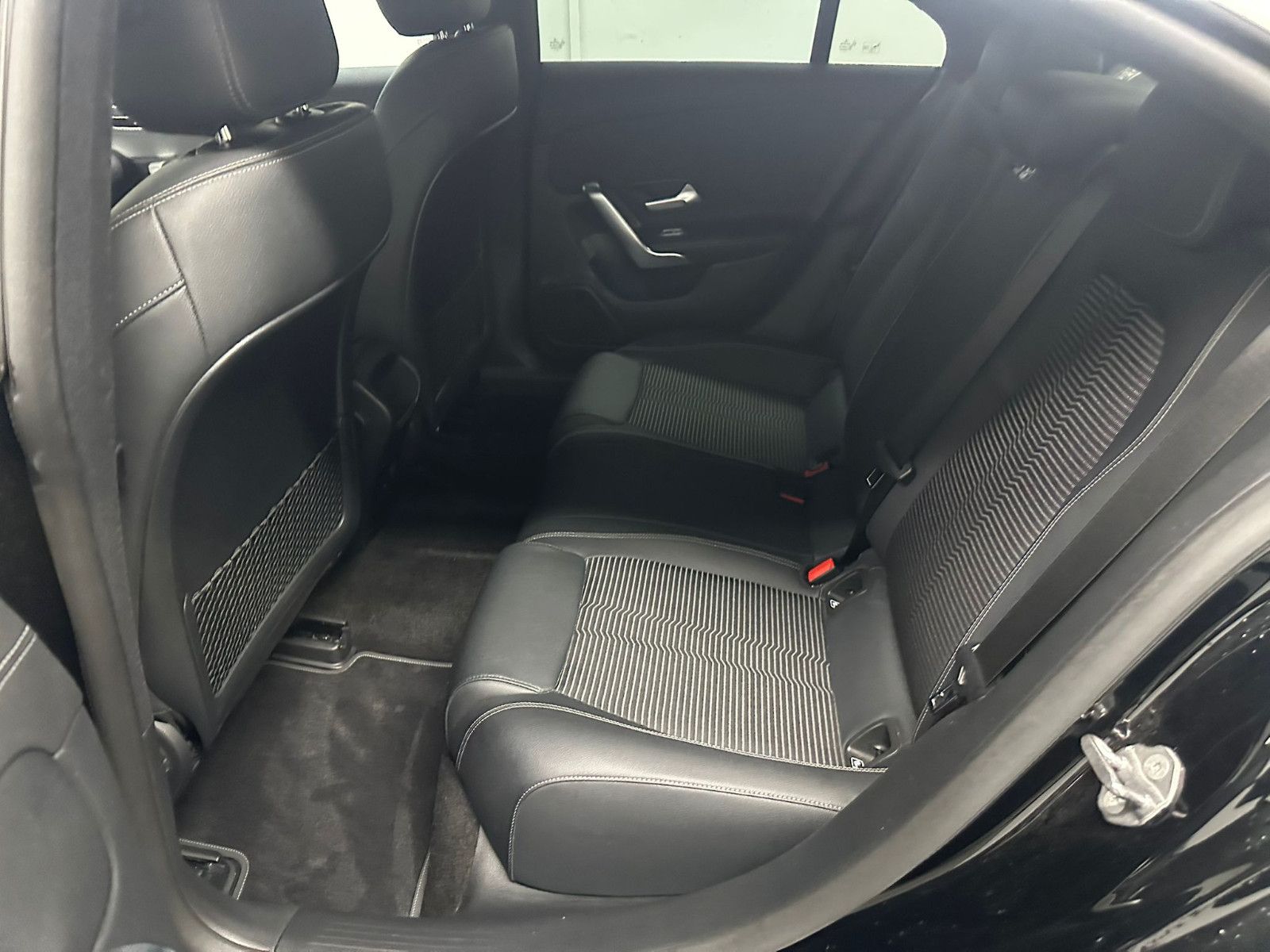 Fahrzeugabbildung Mercedes-Benz CLA 220 d DCT *Progressive*KAMERA*AMBILIGHT