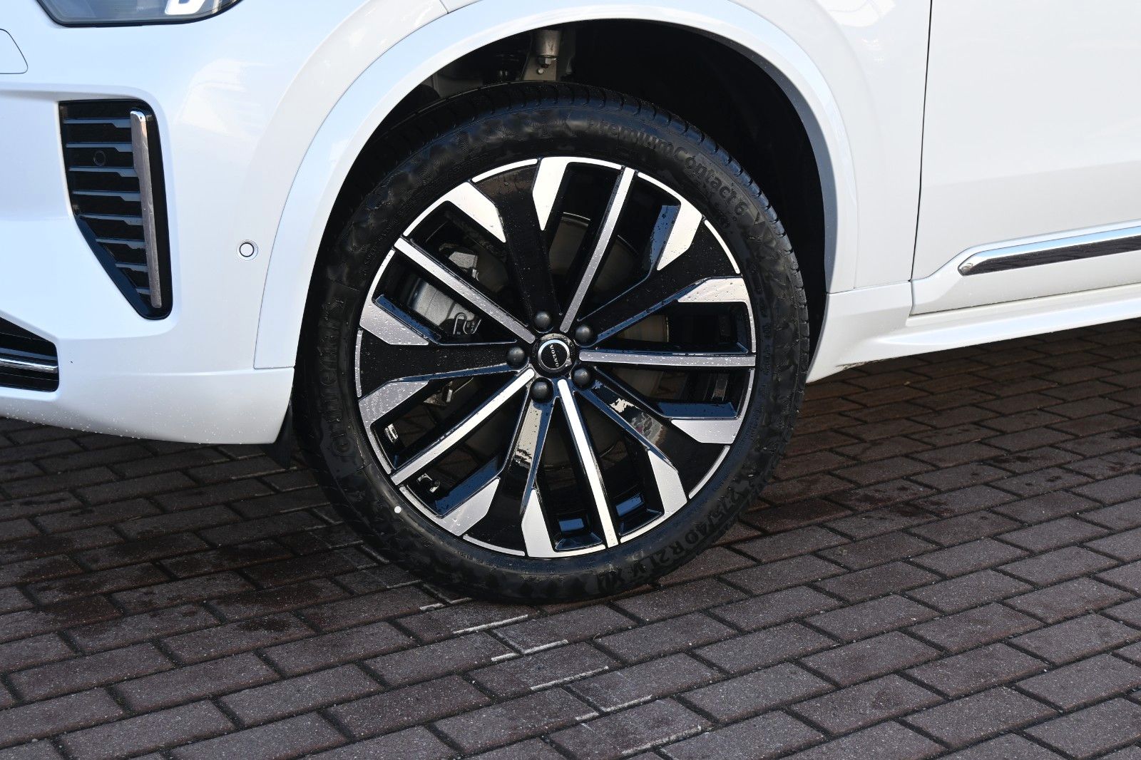 Fahrzeugabbildung Volvo XC90 T8 AWD Plus Bright*FSHZG*PANO*360°*ACC