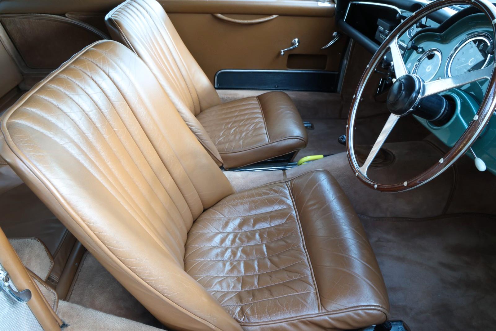 Aston Martin DB 2/4 Mark III, komplett restauriert